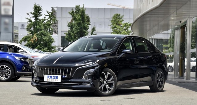 Sedan điện Trung Quốc HongQi E-QM5 ra mắt với giá chỉ hơn 800 triệu đồng